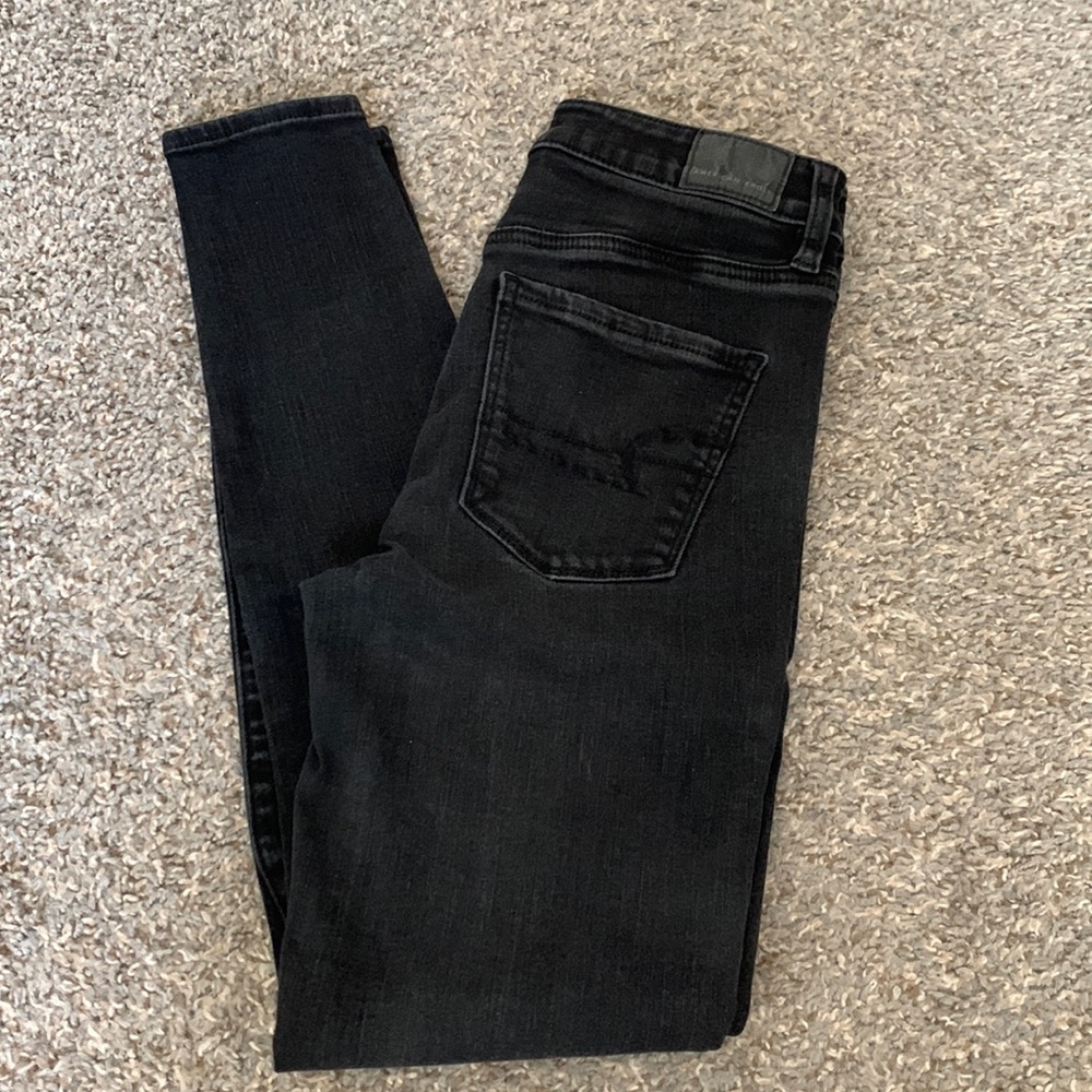 Black American Eagle skinny jeans
